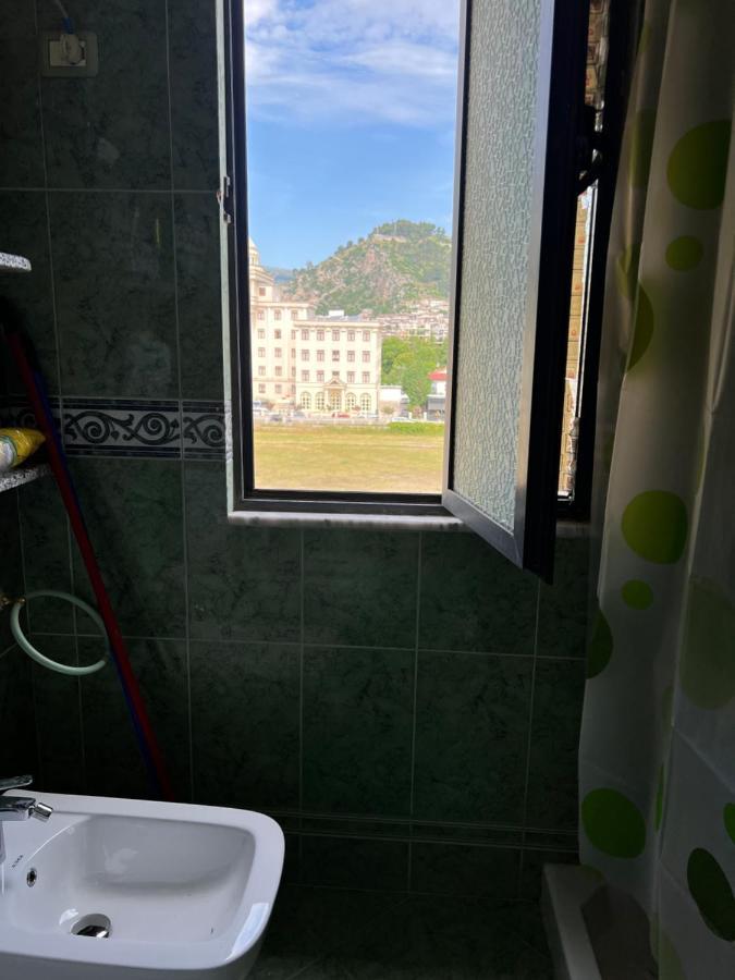 Entire Apartment Castle View Berat Eksteriør bilde